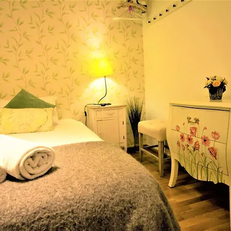 Sweet Suites Guesthouse Close To Famous Avenue Liberty 3* Lisbon