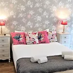 Sweet Close To Famous Avenue Liberty 3*