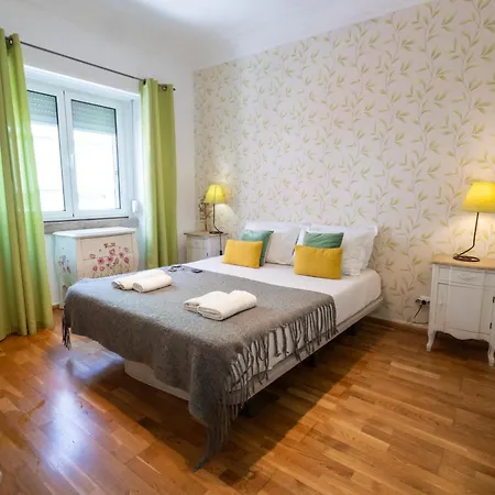 Sweet Close To Famous Avenue Liberty Affittacamere Lisbona