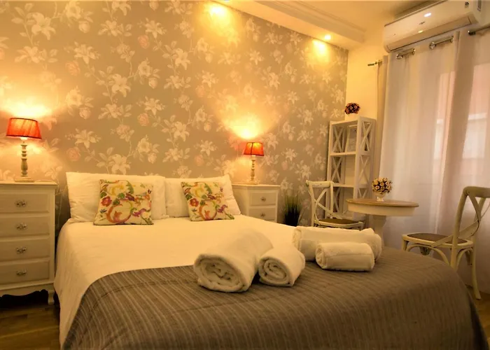 Sweet Close To Famous Avenue Liberty Pensjonat 3*