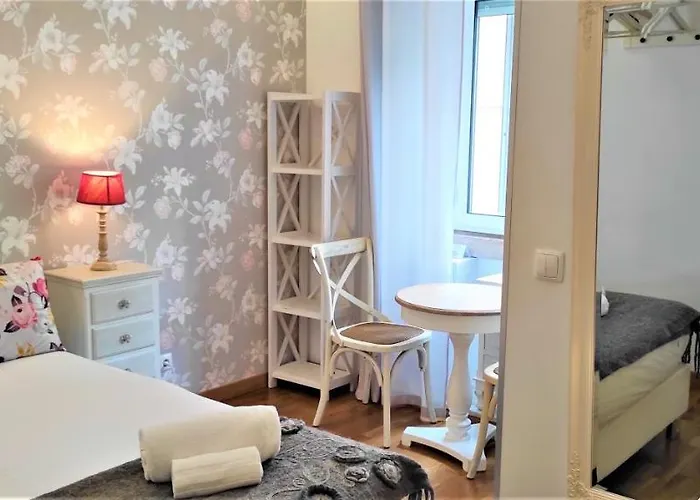Sweet Close To Famous Avenue Liberty 3*