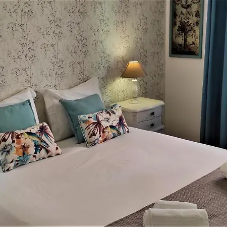 Sweet Close To Famous Avenue Liberty Pensjonat 3*