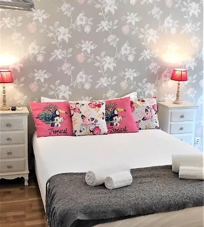 Sweet Close To Famous Avenue Liberty 3*